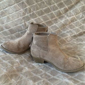 Girls tan bootie
